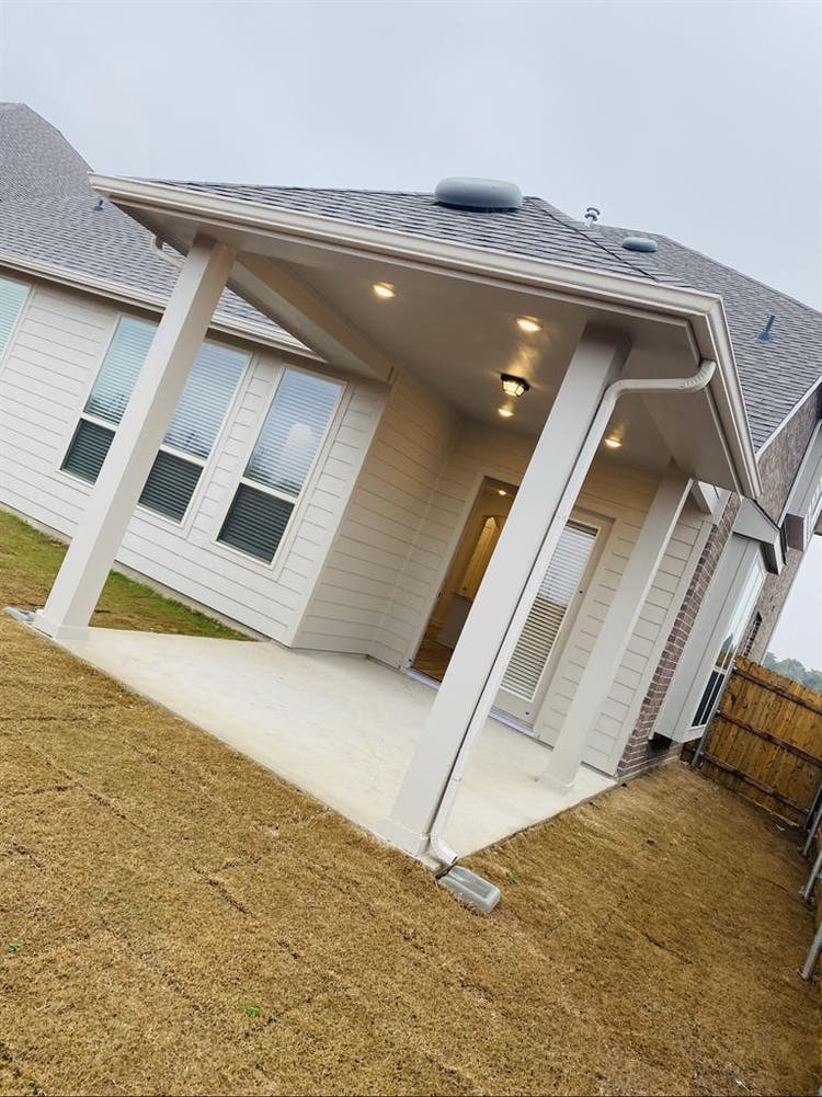 Beautiful home in Sheppards Place!