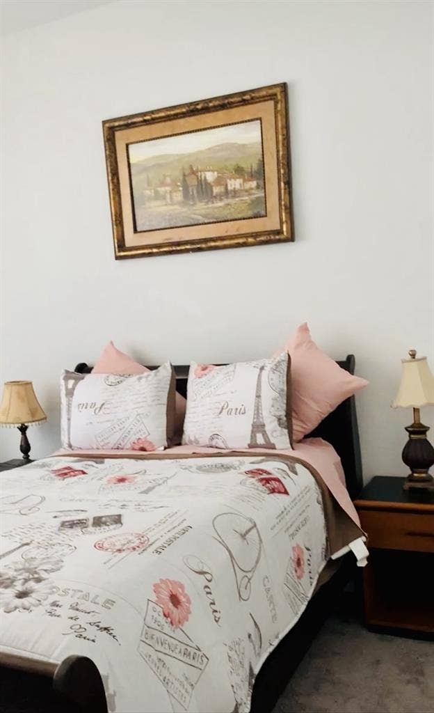 Beautiful home in Sheppards Place!