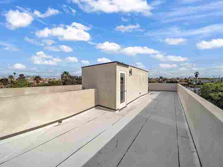 4 Story Mid - City Townhouse & view