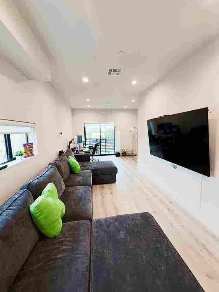 4 Story Mid - City Townhouse & view