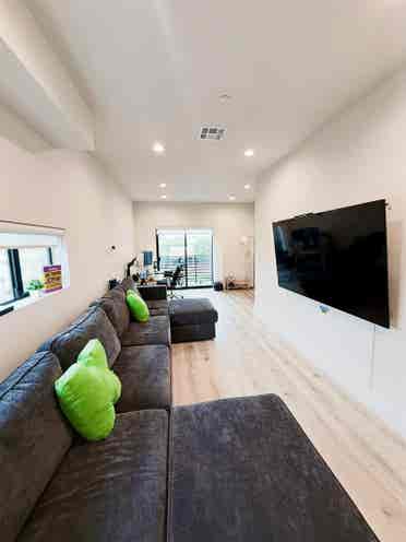 4 Story Mid - City Townhouse & view