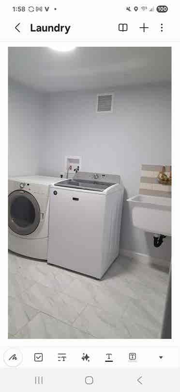 Rooms for Rent conveniently located