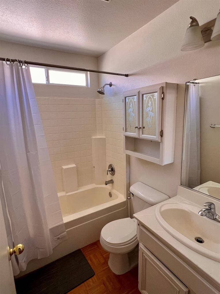 Fully furnished room with parking