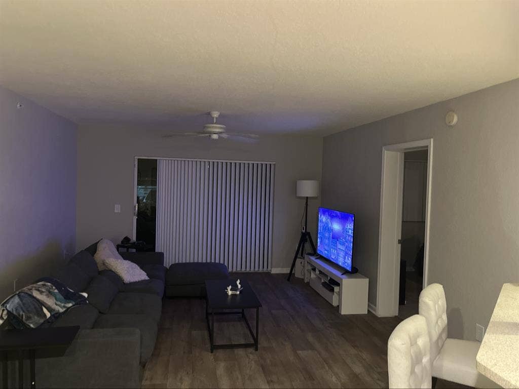 Looking for a roommate