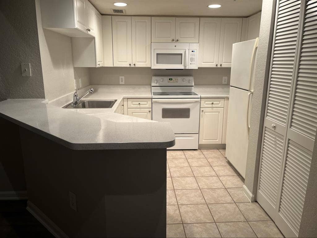 Looking for a roommate