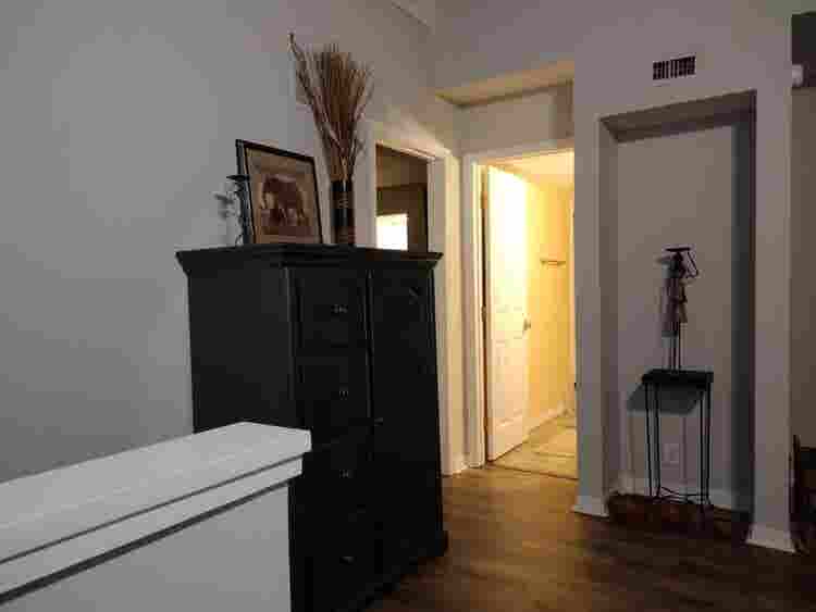 Professional Woman Seeks Housemate