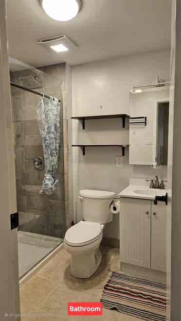 5-Br Detached Home Near Western U