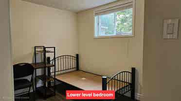 5-Br Detached Home Near Western U