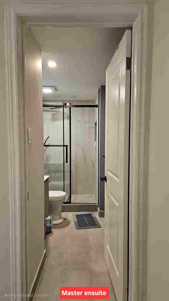 5-Br Detached Home Near Western U