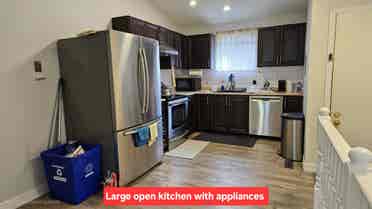 5-Br Detached Home Near Western U