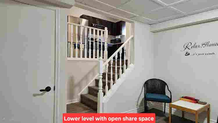 5-Br Detached Home Near Western U