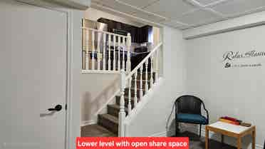 5-Br Detached Home Near Western U