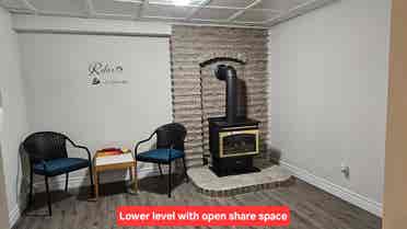 5-Br Detached Home Near Western U