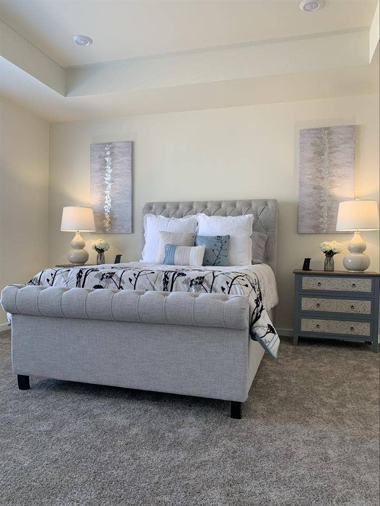 Elegantly furnished + attached bath