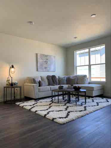 Elegantly furnished + attached bath