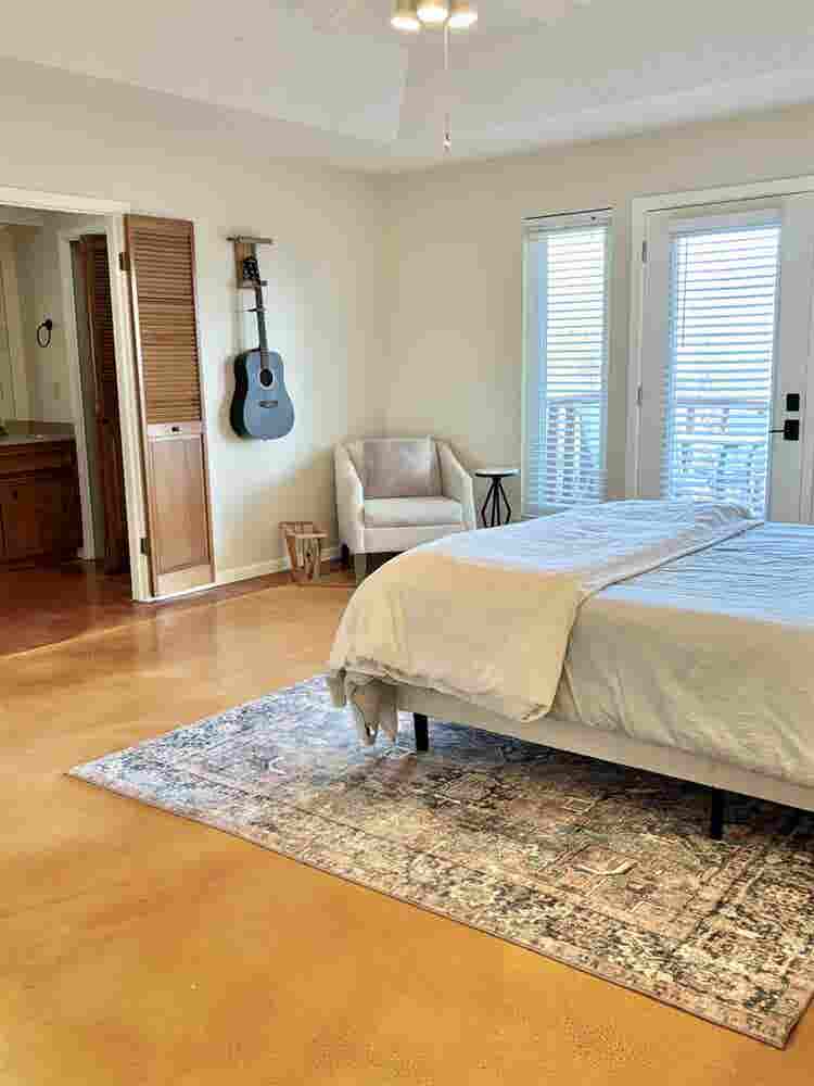 Seeking a roomate in Bastrop, TX 🏡