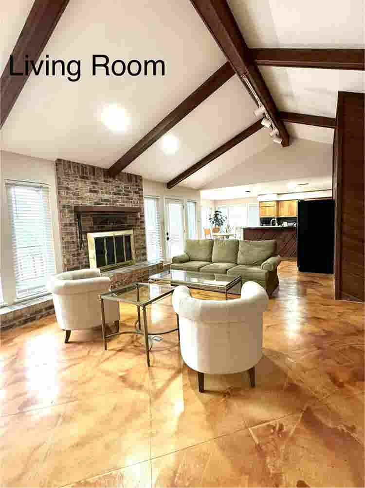 Seeking a roomate in Bastrop, TX 🏡