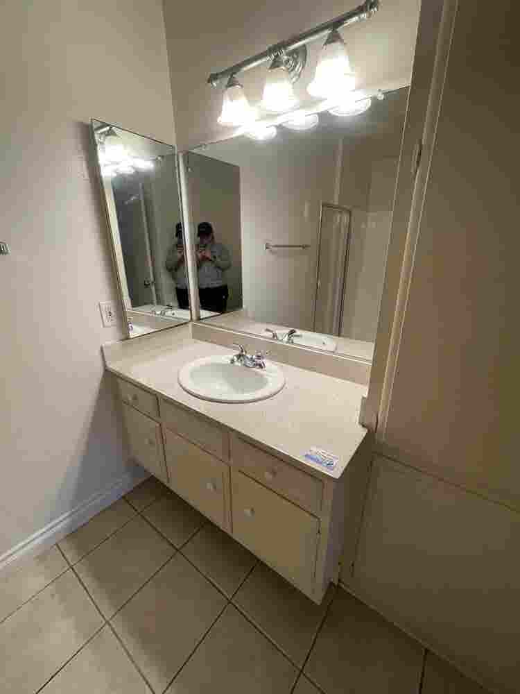 Private Room, Private Bath! SEPT 1!