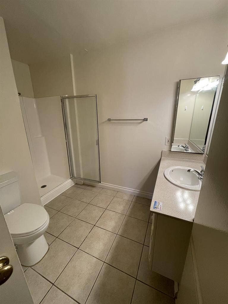 Private Room, Private Bath! SEPT 1!