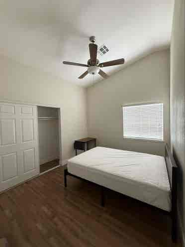 Spacious Room for Rent with Closet