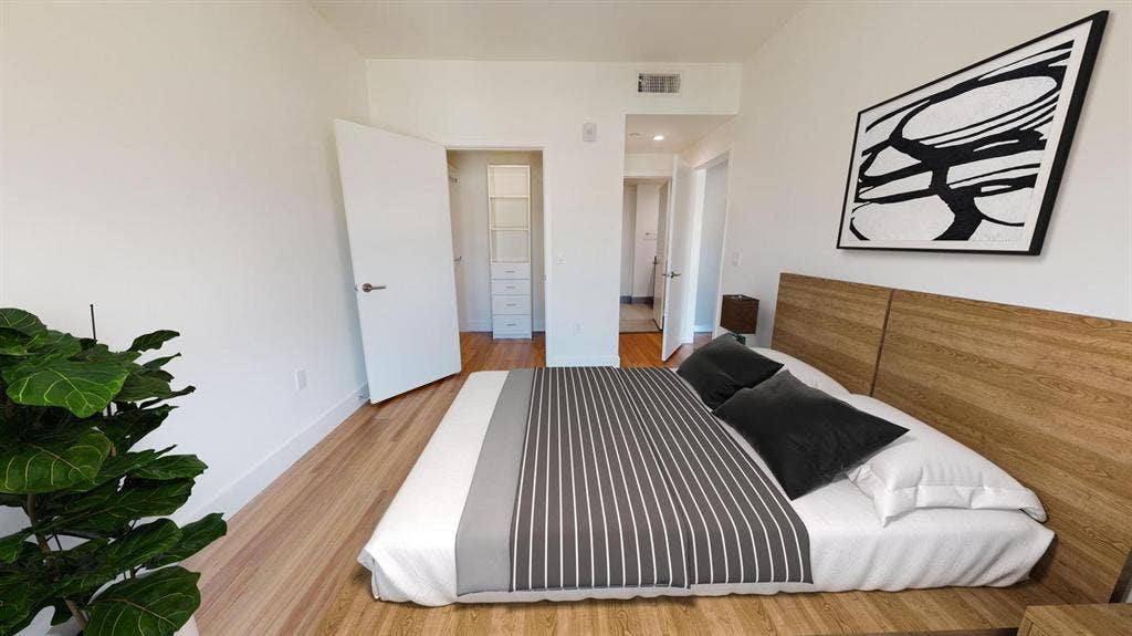 1 BR in Los Angeles