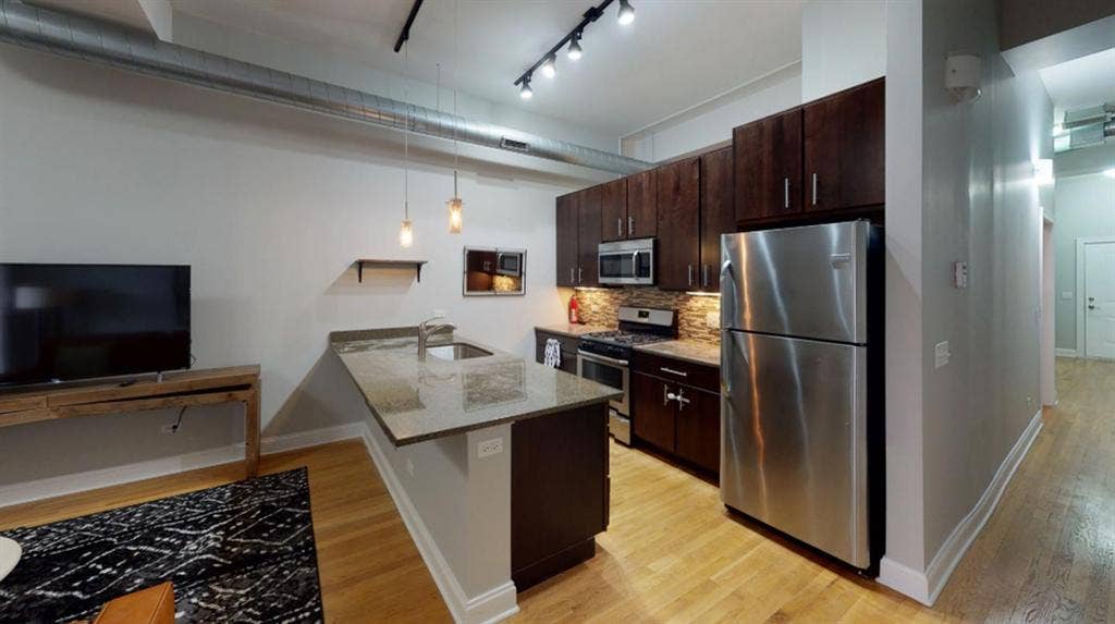 1 BR in Chicago