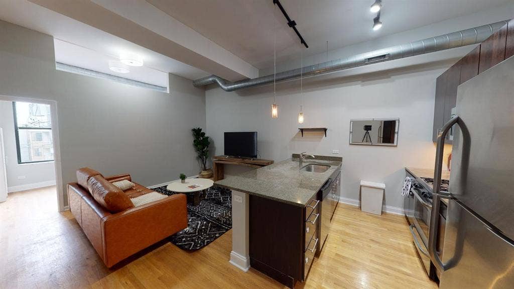 1 BR in Chicago