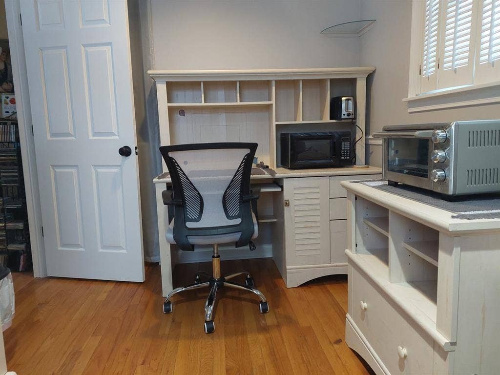 Fully Furnished, month to month