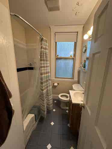 Looking for roommate for