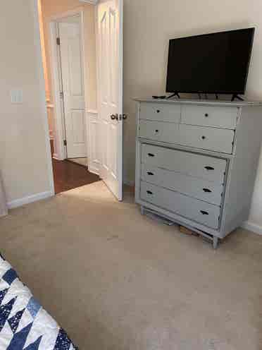 Room for rent w/
 private bath