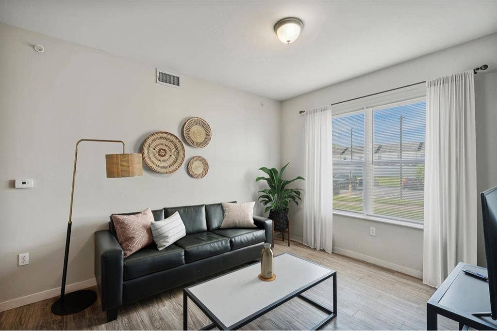The Social Edwardsville - Sublease