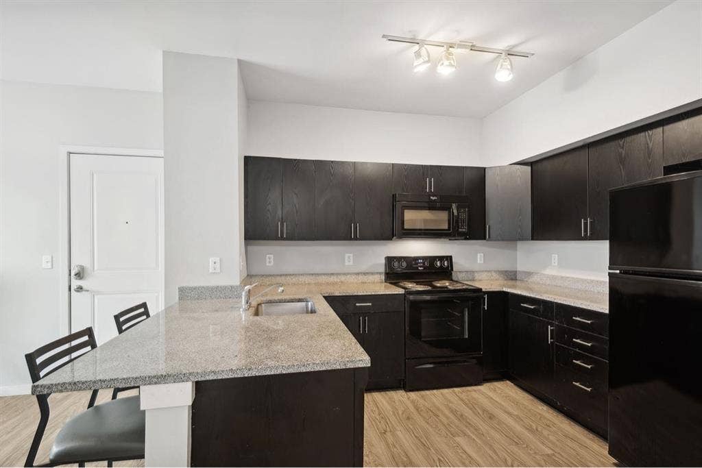 The Social Edwardsville - Sublease