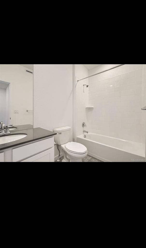 Bath garage included!! 🏠 ✨