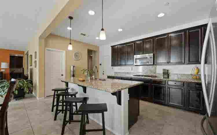 Multiple rooms in Temescal Valley