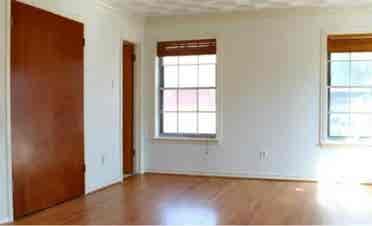 Great for 4 friends, near  Bush