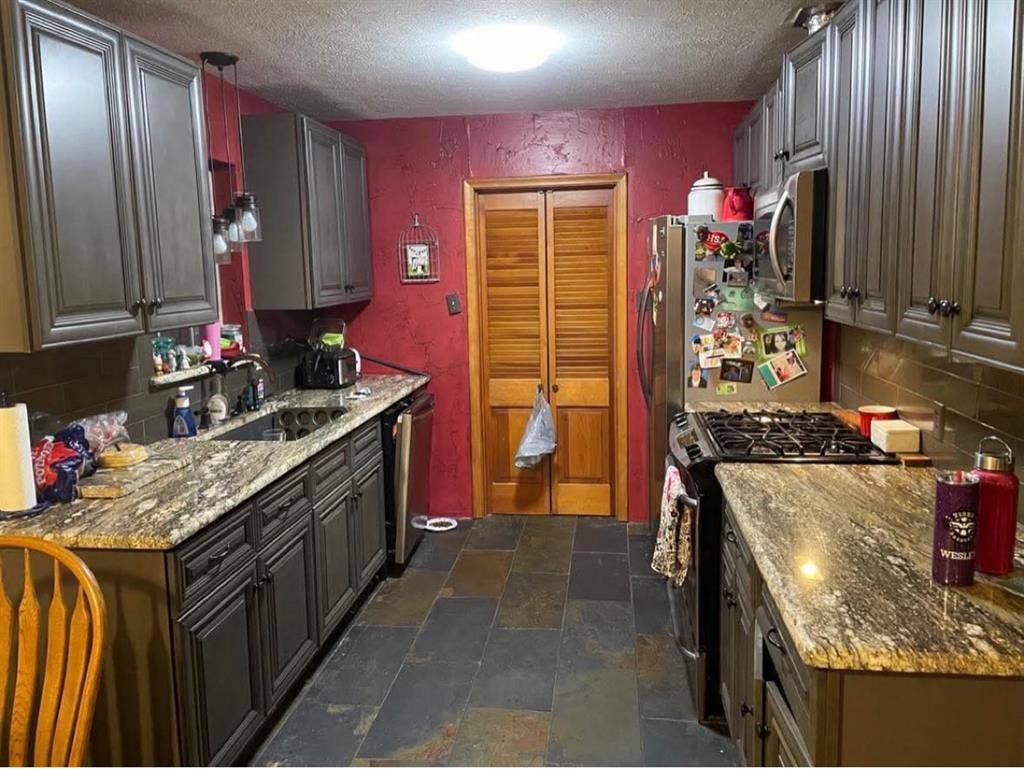 Great for 4 friends, near Bush
