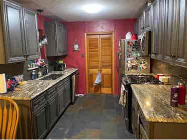 Great for 4 friends, near  Bush