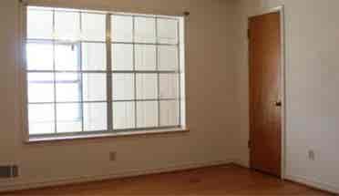 Great for 4 friends, near  Bush