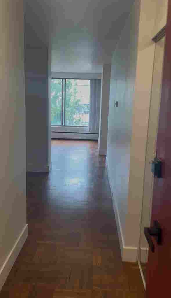 Beachside Room Downtown – Move In