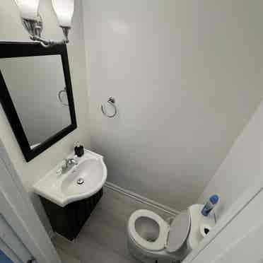 🏠 Room for Rent in SE DC