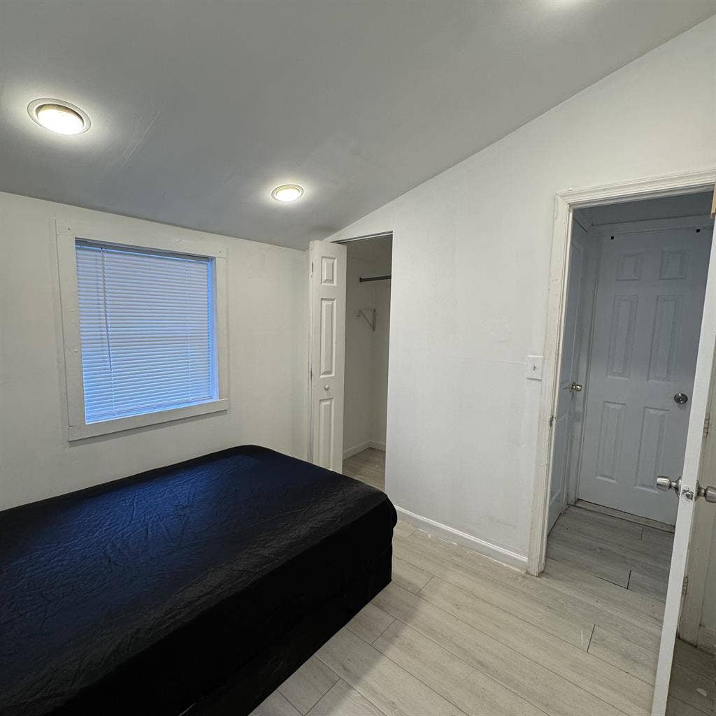 🏠 Room for Rent in SE DC