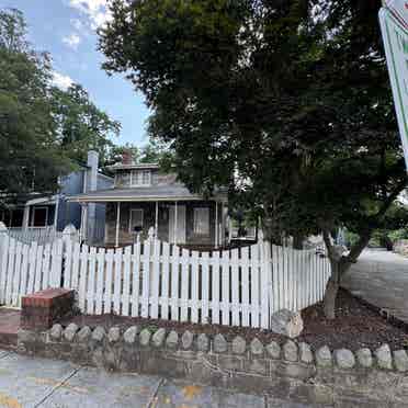 🏠 Room for Rent in SE DC