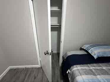 LOOKING FOR FEMALE ROOMATE