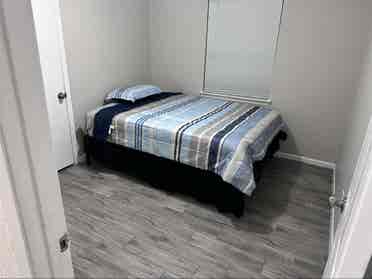 LOOKING FOR FEMALE ROOMATE