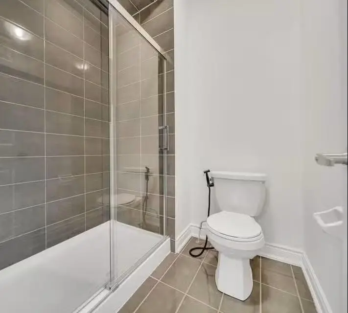 Master Bedroom Room For Rent