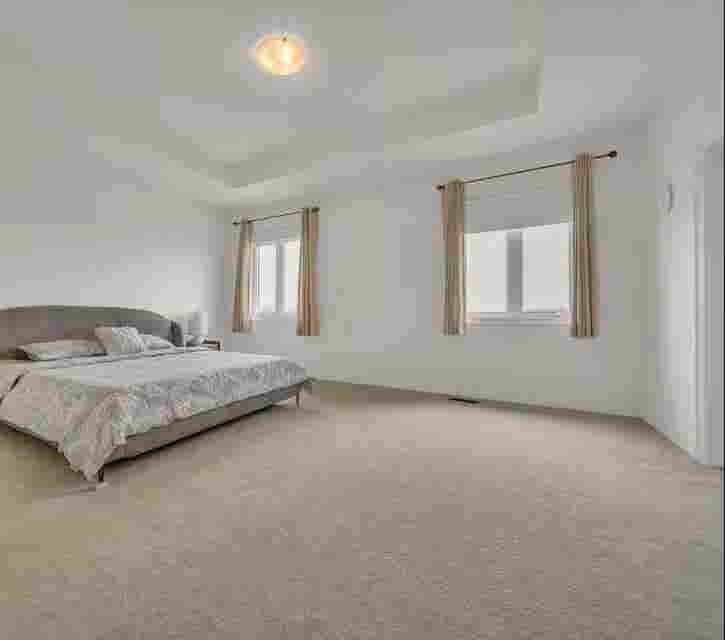Master Bedroom Room For Rent