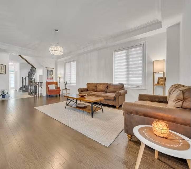 Master Bedroom Room For Rent