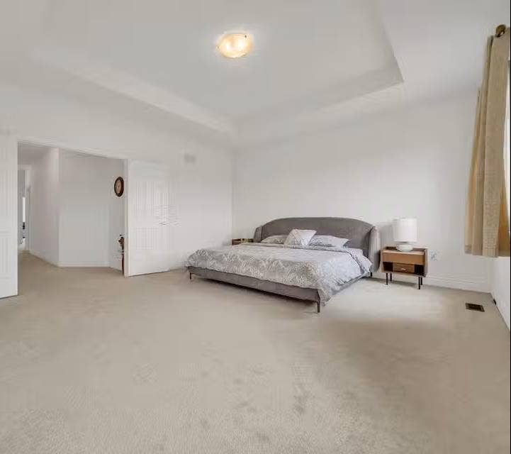Master Bedroom Room For Rent