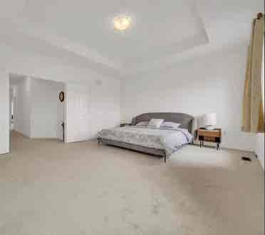 Master Bedroom Room For Rent