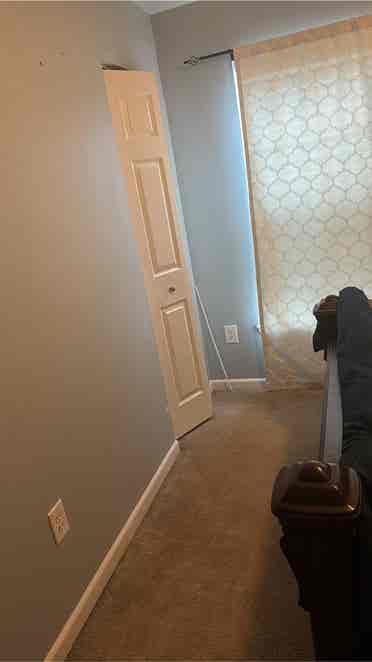Furnished room availablee